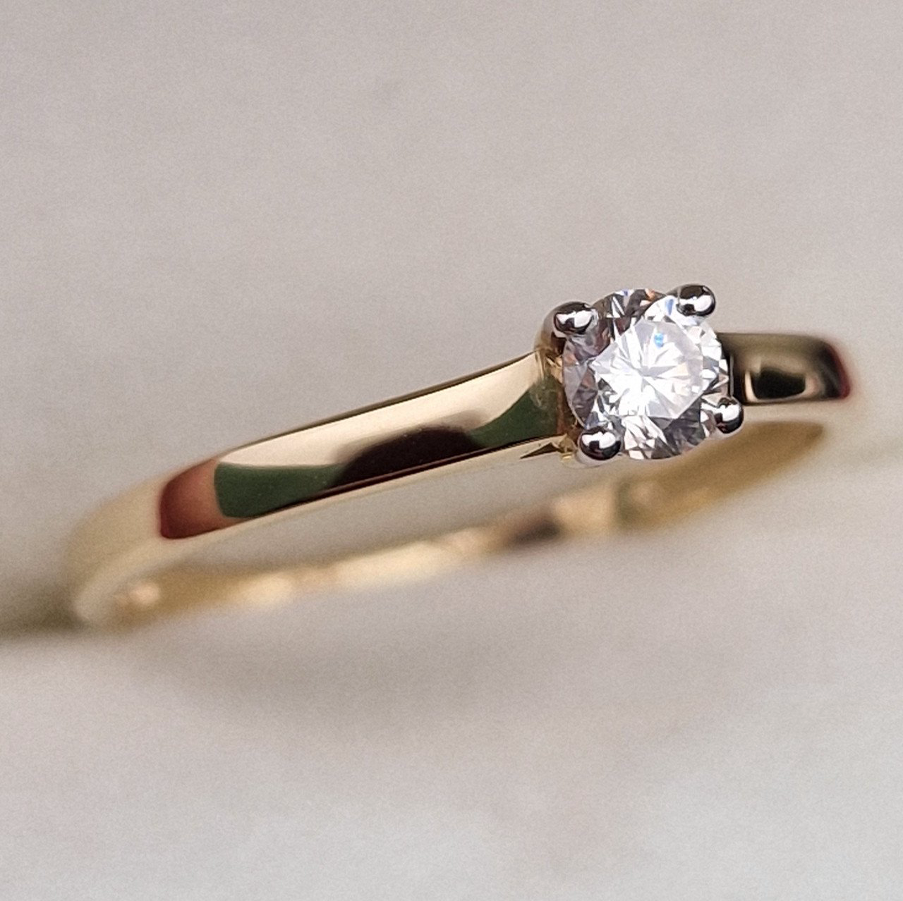 Кольцо Deimantas 99981704 17р 1,29гр 0,192ct. купить,NaN