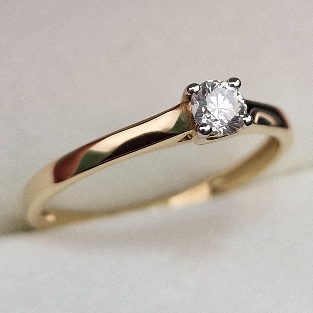 Кольцо Deimantas 99981704 17р 1,29гр 0,192ct. купить,NaN
