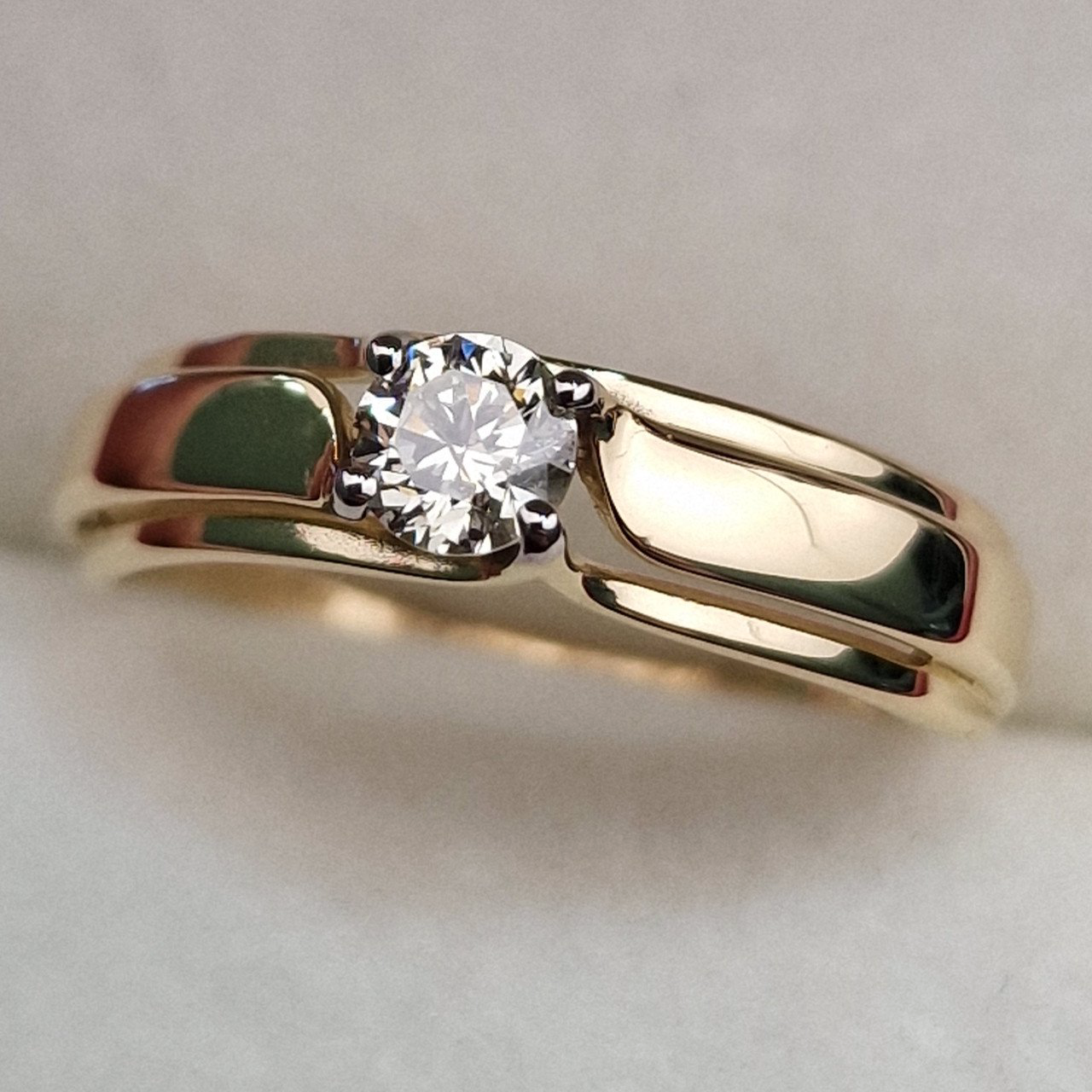 Кольцо Deimantas 99981699 17р 1,29гр 0,244ct. купить,NaN