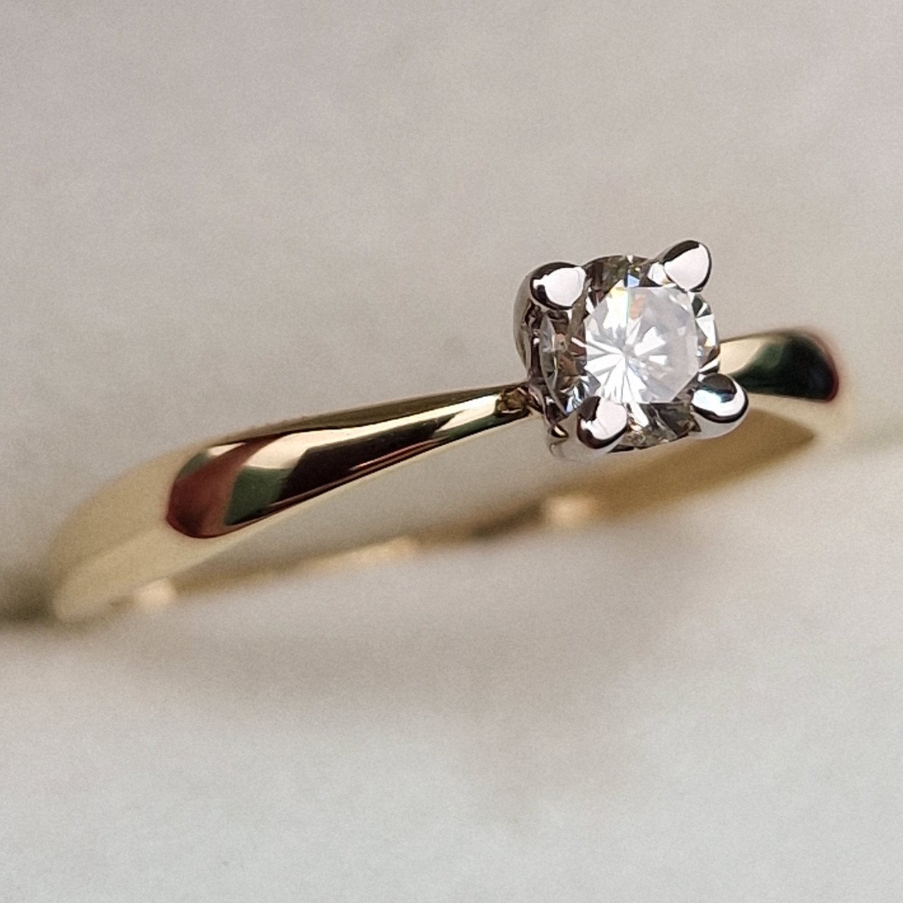 Кольцо Deimantas 99981721 16р 0,91гр 0,26ct. купить,NaN