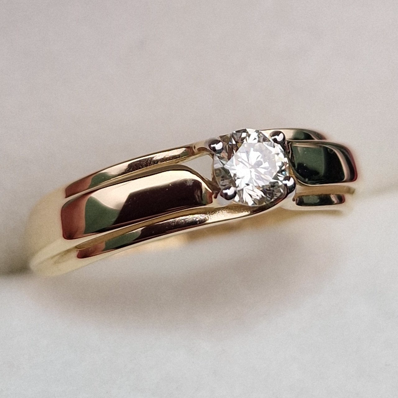 Кольцо Deimantas 99981699 17р 1,29гр 0,244ct. купить,NaN