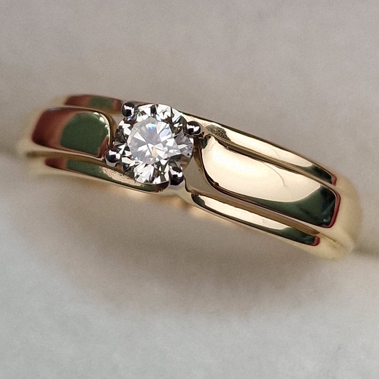 Кольцо Deimantas 99981699 17р 1,29гр 0,244ct. купить,NaN