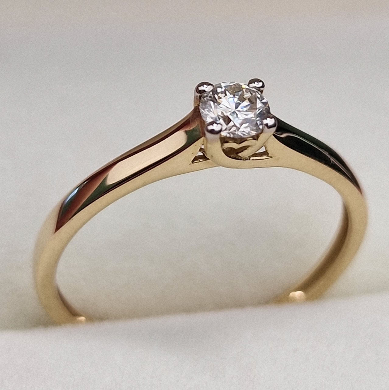 Кольцо Deimantas 99981704 17р 1,29гр 0,192ct. купить,NaN