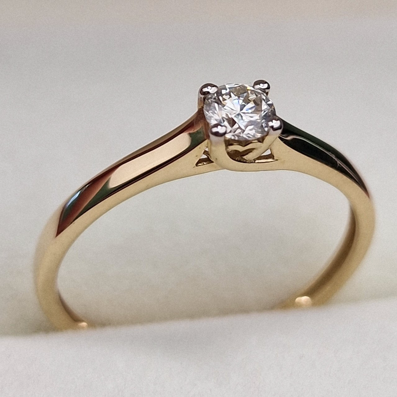 Кольцо Deimantas 99981704 17р 1,29гр 0,192ct. купить,NaN
