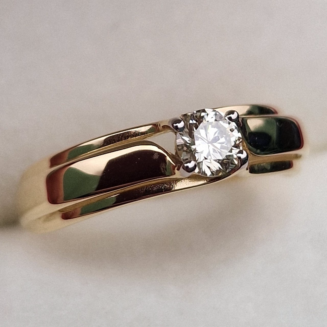 Кольцо Deimantas 99981699 17р 1,29гр 0,244ct. купить,NaN