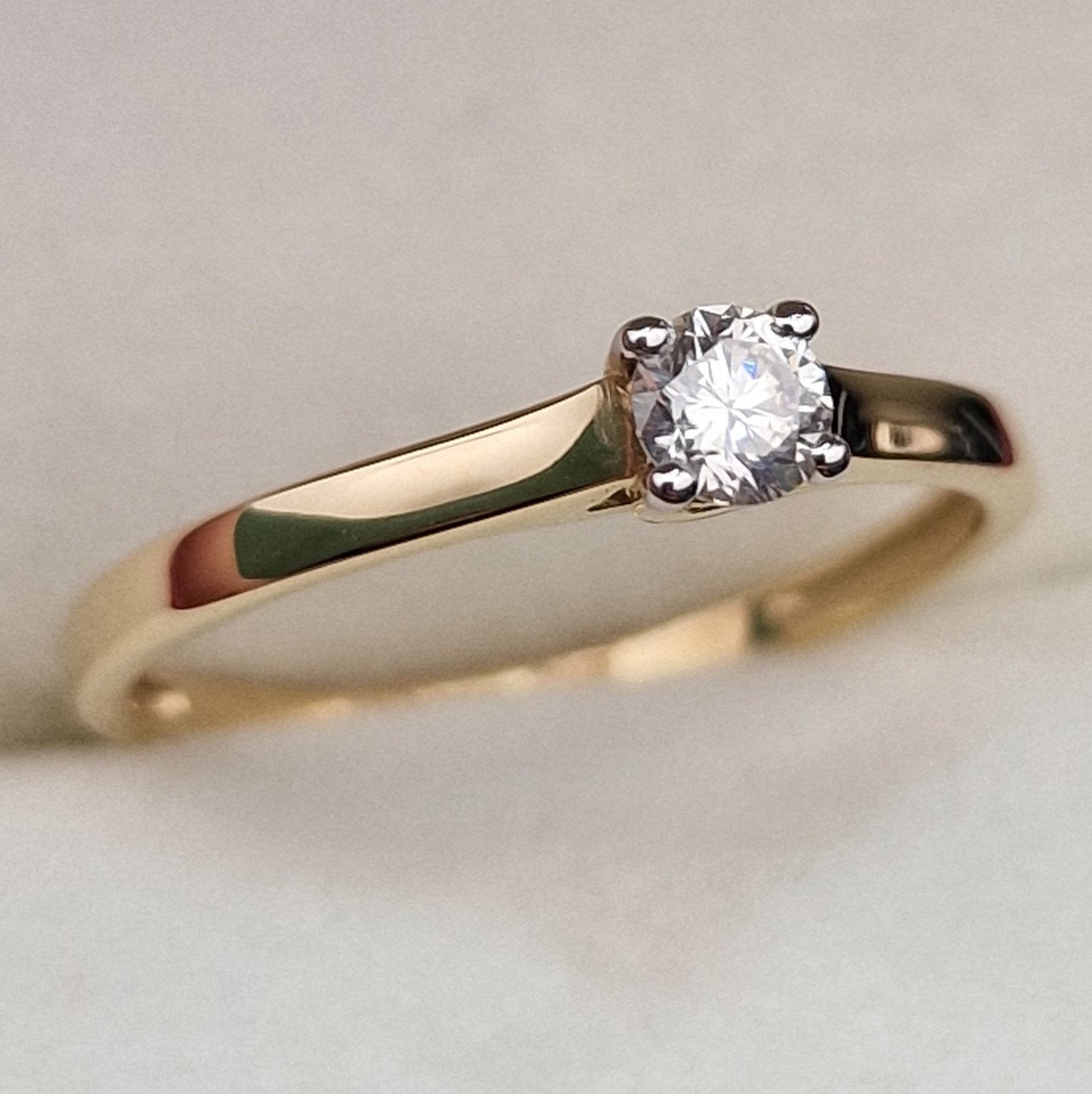 Кольцо Deimantas 99981704 17р 1,29гр 0,192ct. купить,NaN