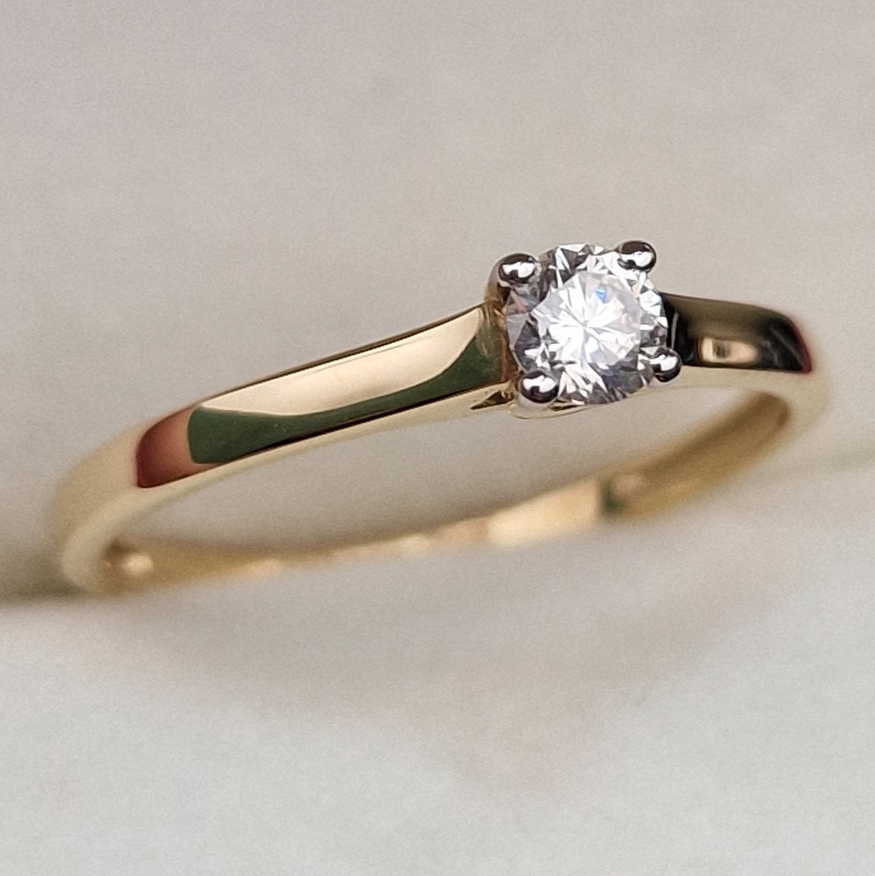 Кольцо Deimantas 99981704 17р 1,29гр 0,192ct. купить,NaN