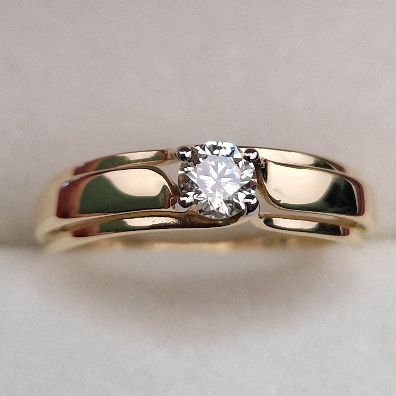 Кольцо Deimantas 99981699 17р 1,29гр 0,244ct. купить,NaN