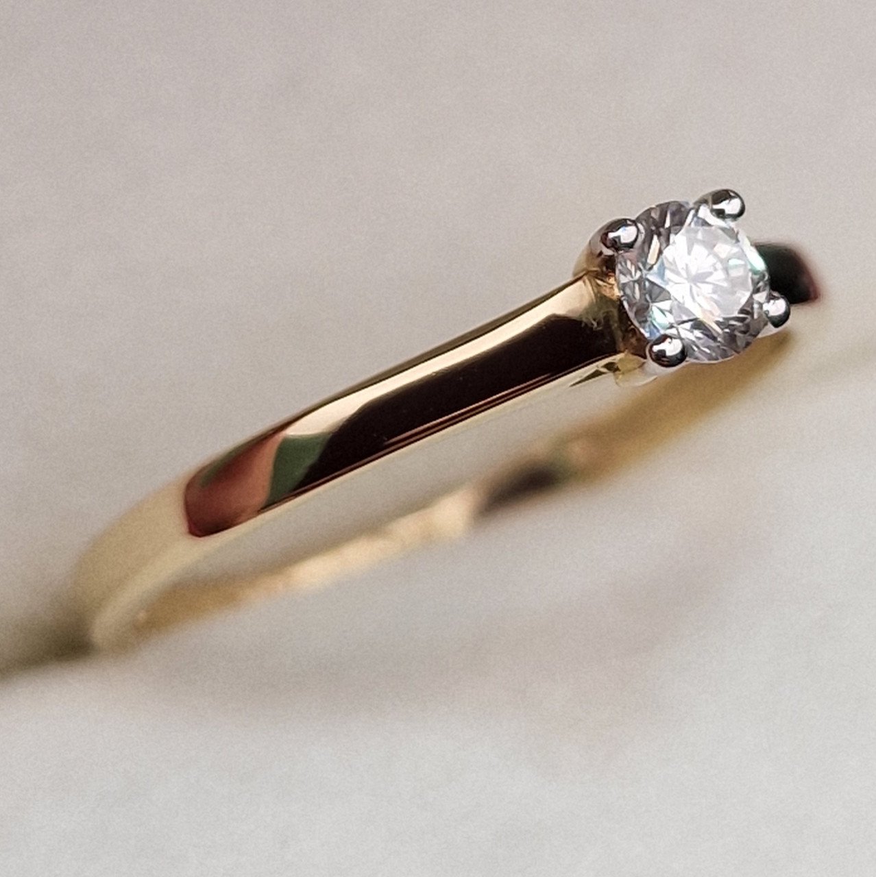 Кольцо Deimantas 99981704 17р 1,29гр 0,192ct. купить,NaN