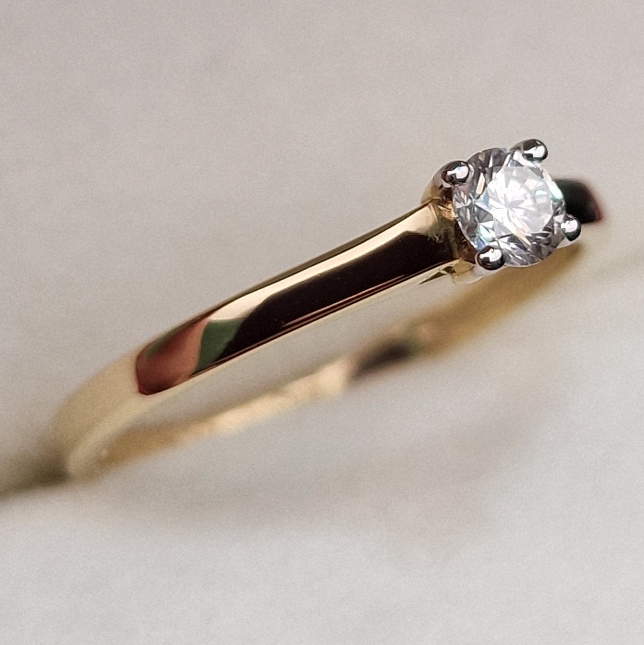 Кольцо Deimantas 99981704 17р 1,29гр 0,192ct. купить,NaN