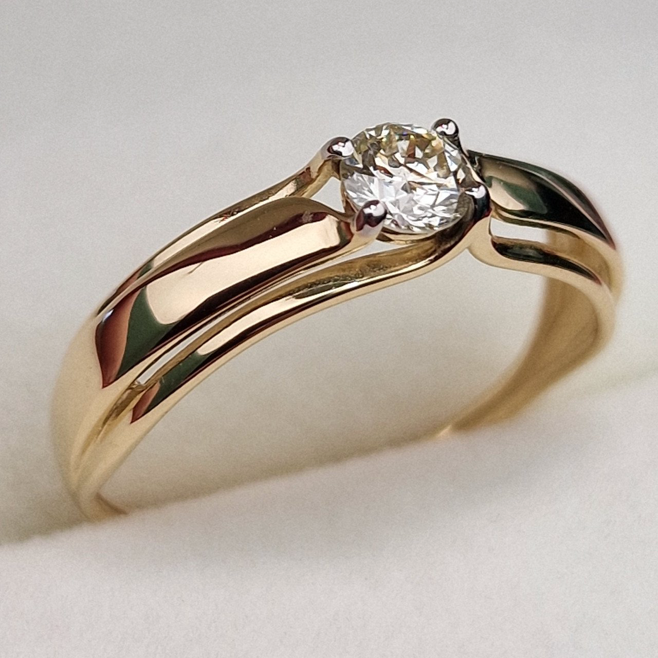 Кольцо Deimantas 99981699 17р 1,29гр 0,244ct. купить,NaN