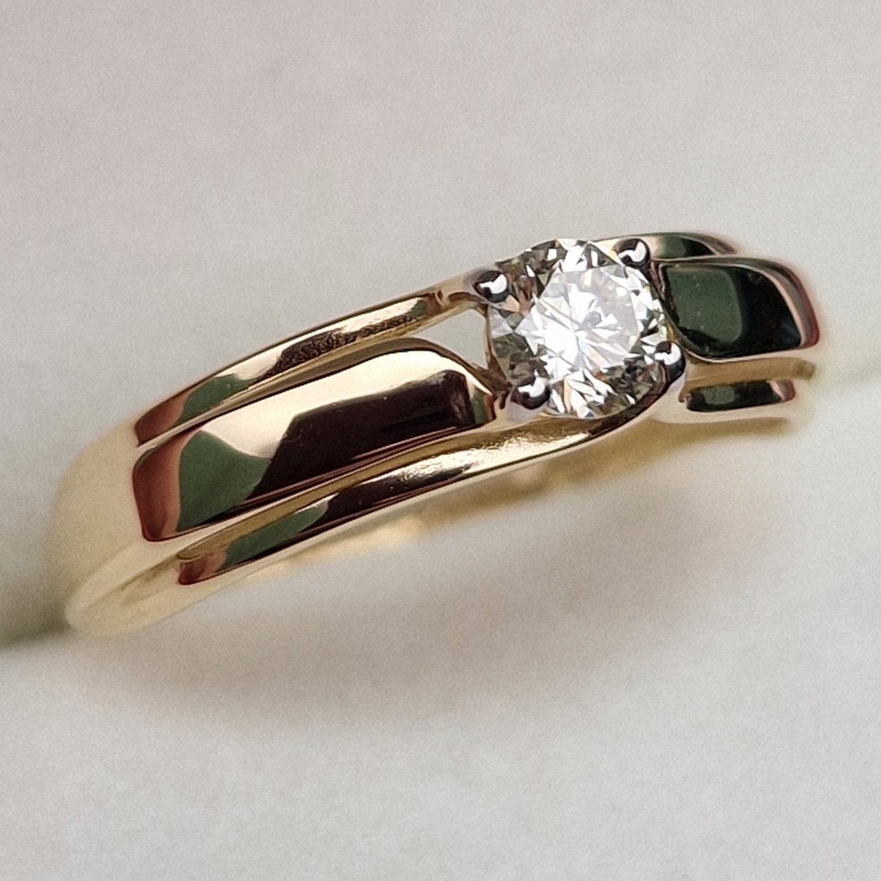 Кольцо Deimantas 99981699 17р 1,29гр 0,244ct. купить,NaN