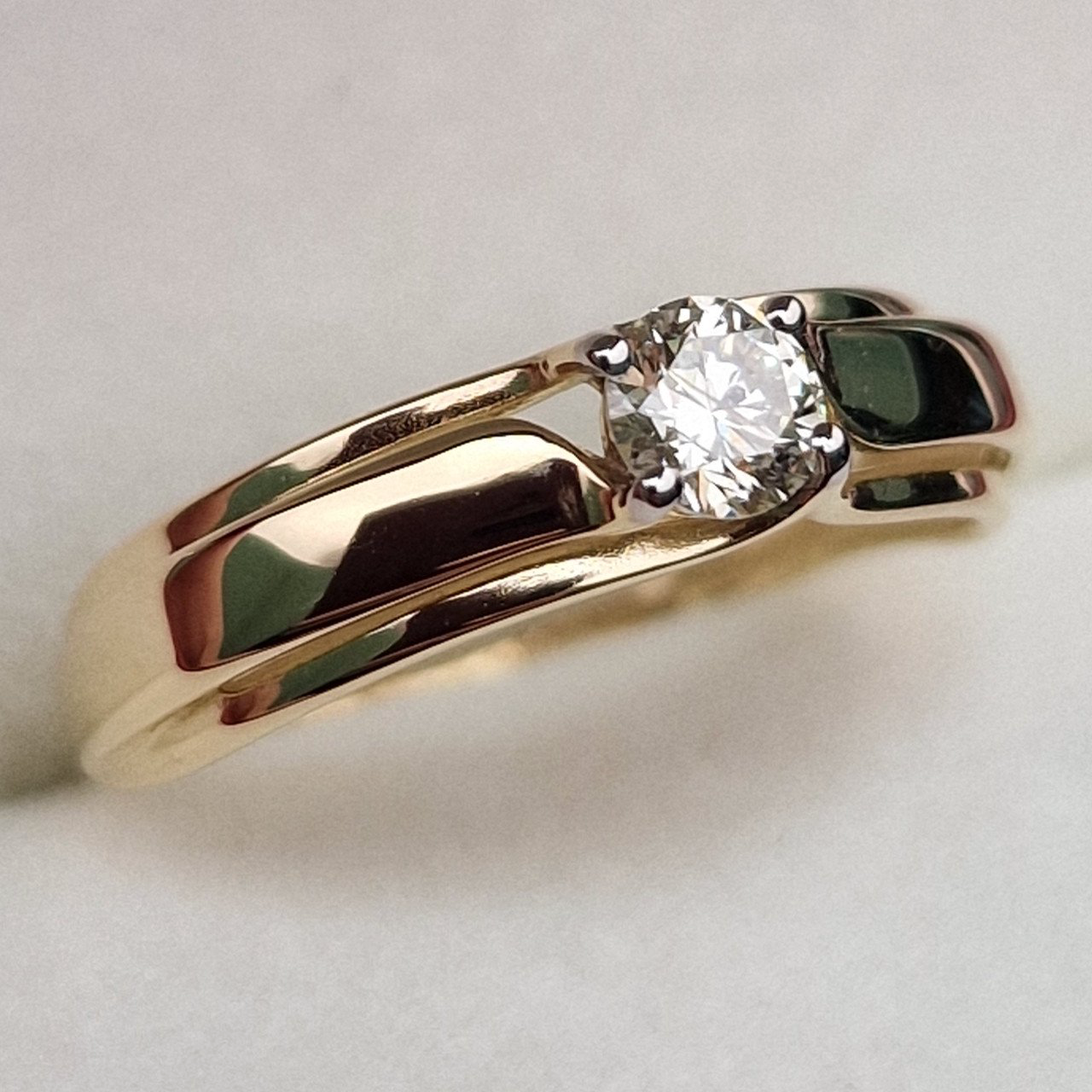Кольцо Deimantas 99981699 17р 1,29гр 0,244ct. купить,NaN