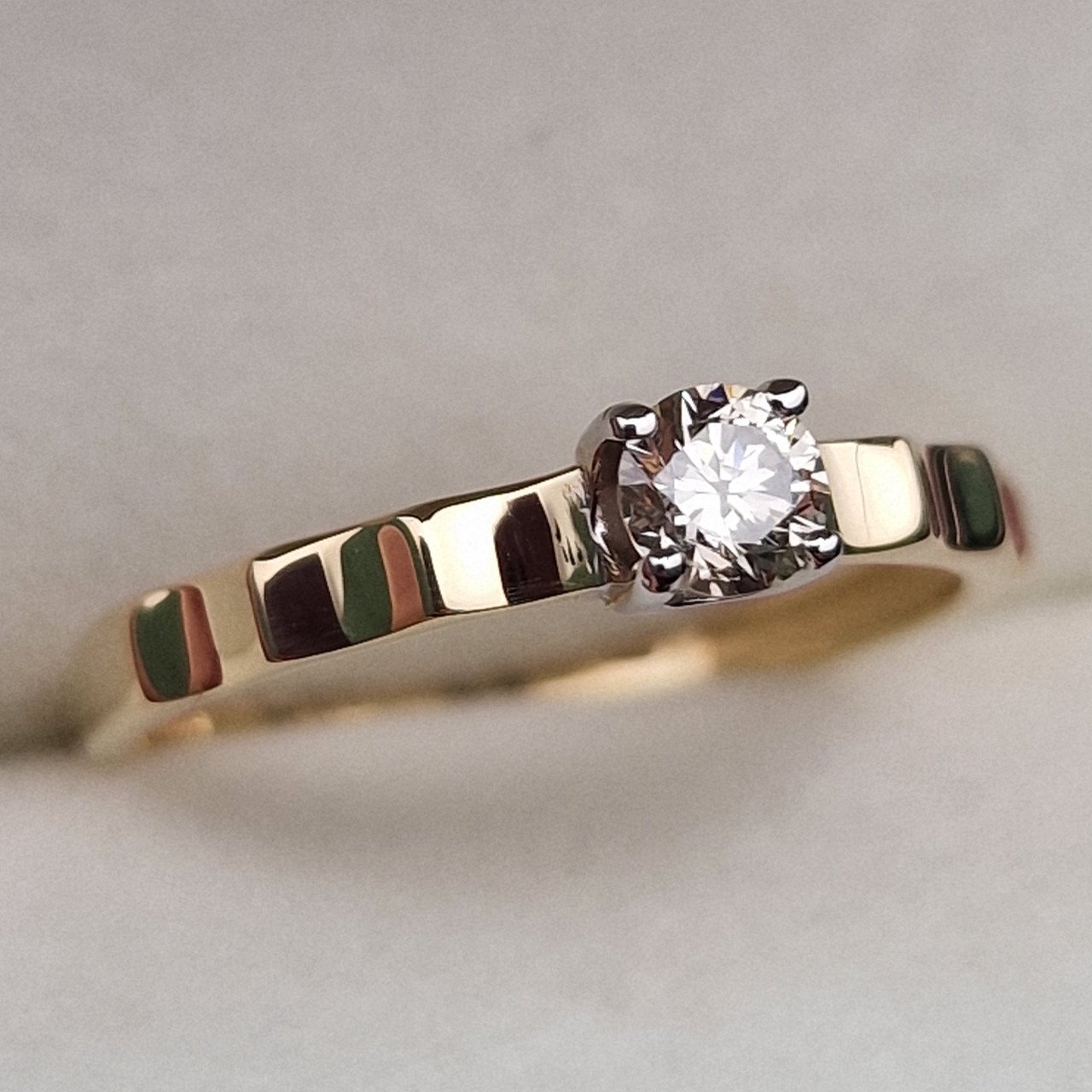 Кольцо Deimantas 99981722 17р 1,34гр 0,25ct. купить,NaN