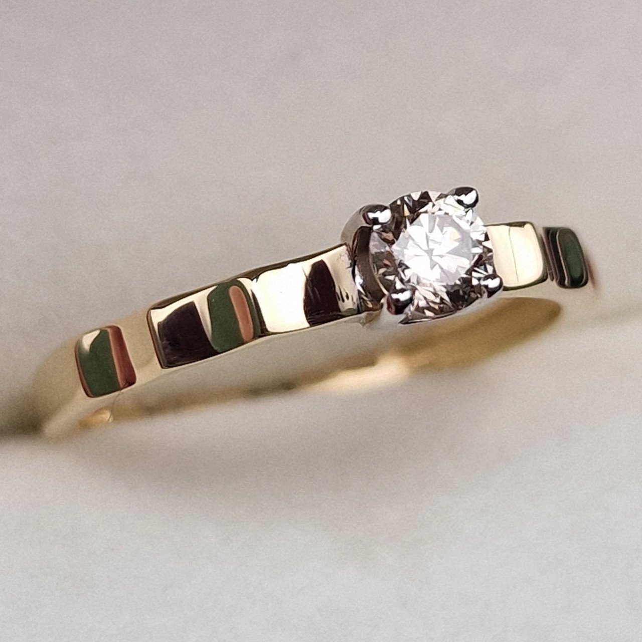 Кольцо Deimantas 99981722 17р 1,34гр 0,25ct. купить,NaN