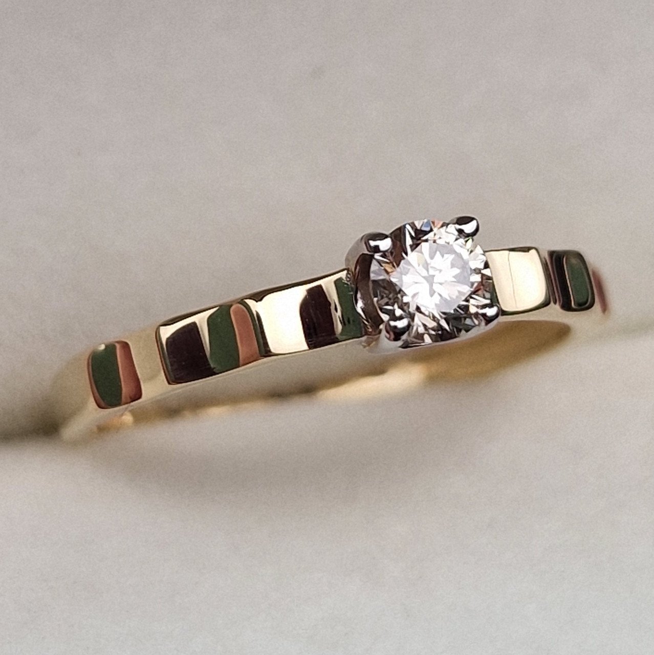 Кольцо Deimantas 99981722 17р 1,34гр 0,25ct. купить,NaN
