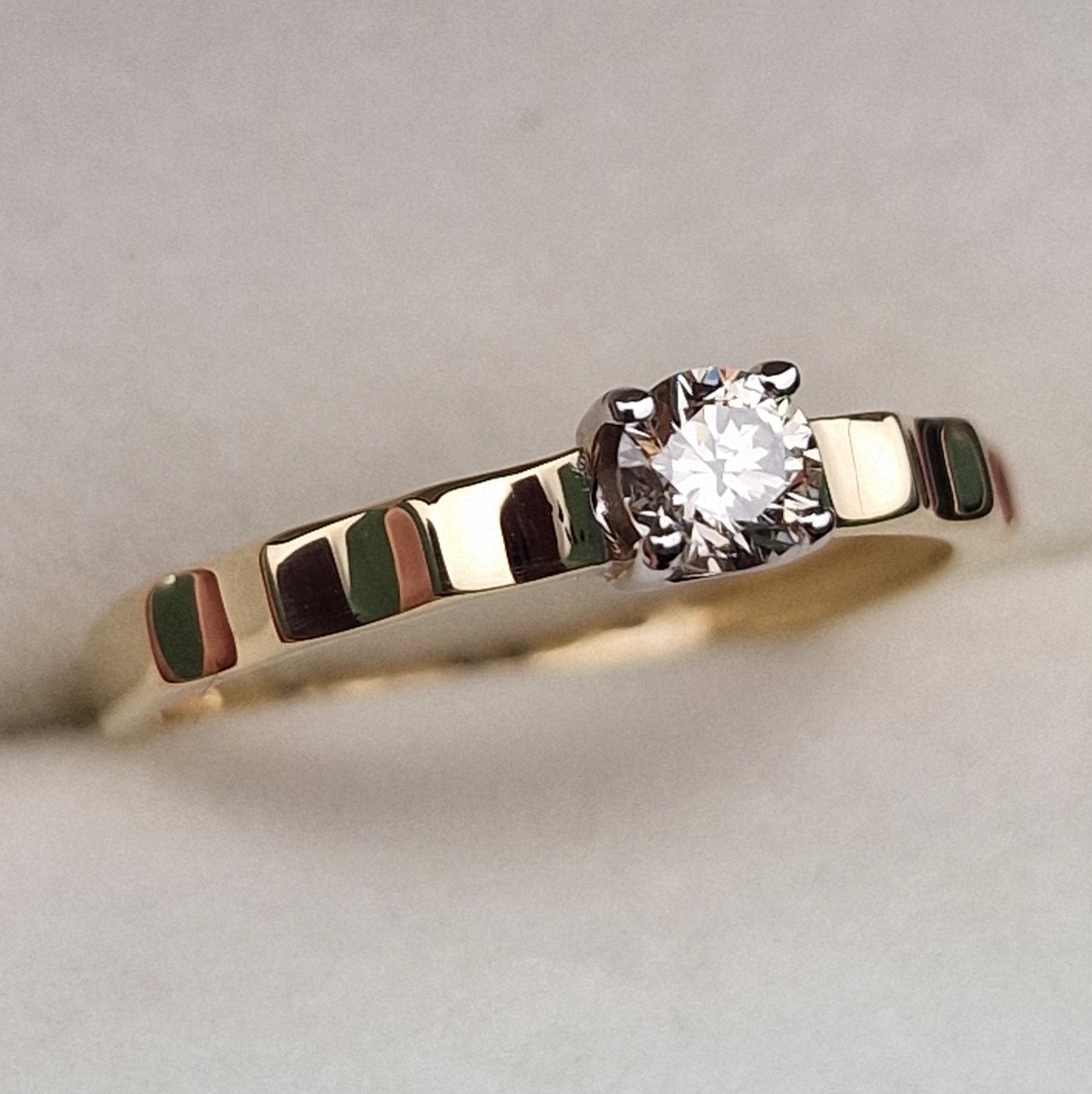 Кольцо Deimantas 99981722 17р 1,34гр 0,25ct. купить,NaN