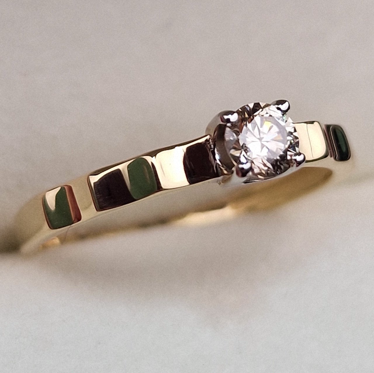 Кольцо Deimantas 99981722 17р 1,34гр 0,25ct. купить,NaN