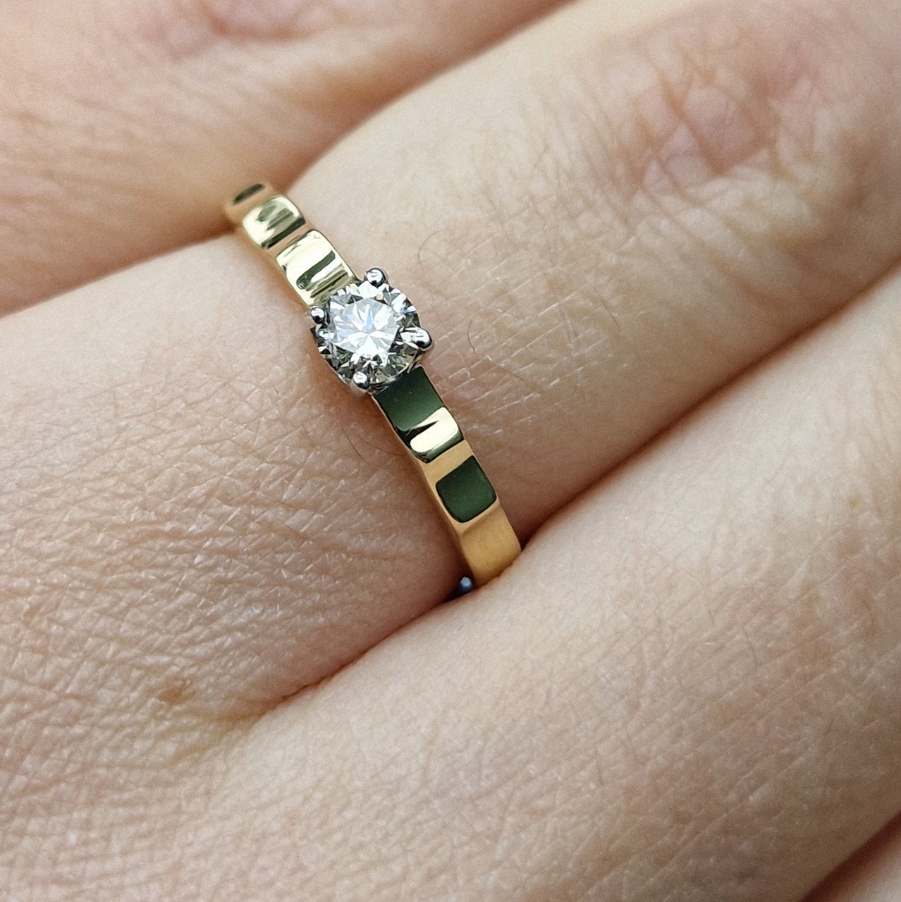 Кольцо Deimantas 99981722 17р 1,34гр 0,25ct. купить,NaN