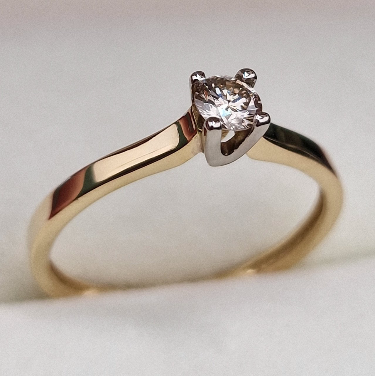 Кольцо Deimantas 99981730 17,5р 1,64гр 0,218ct. купить,NaN