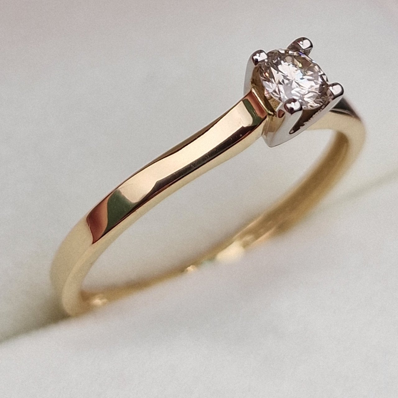 Кольцо Deimantas 99981730 17,5р 1,64гр 0,218ct. купить,NaN