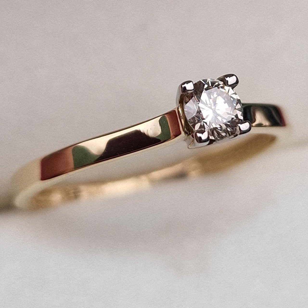 Кольцо Deimantas 99981730 17,5р 1,64гр 0,218ct. купить,NaN