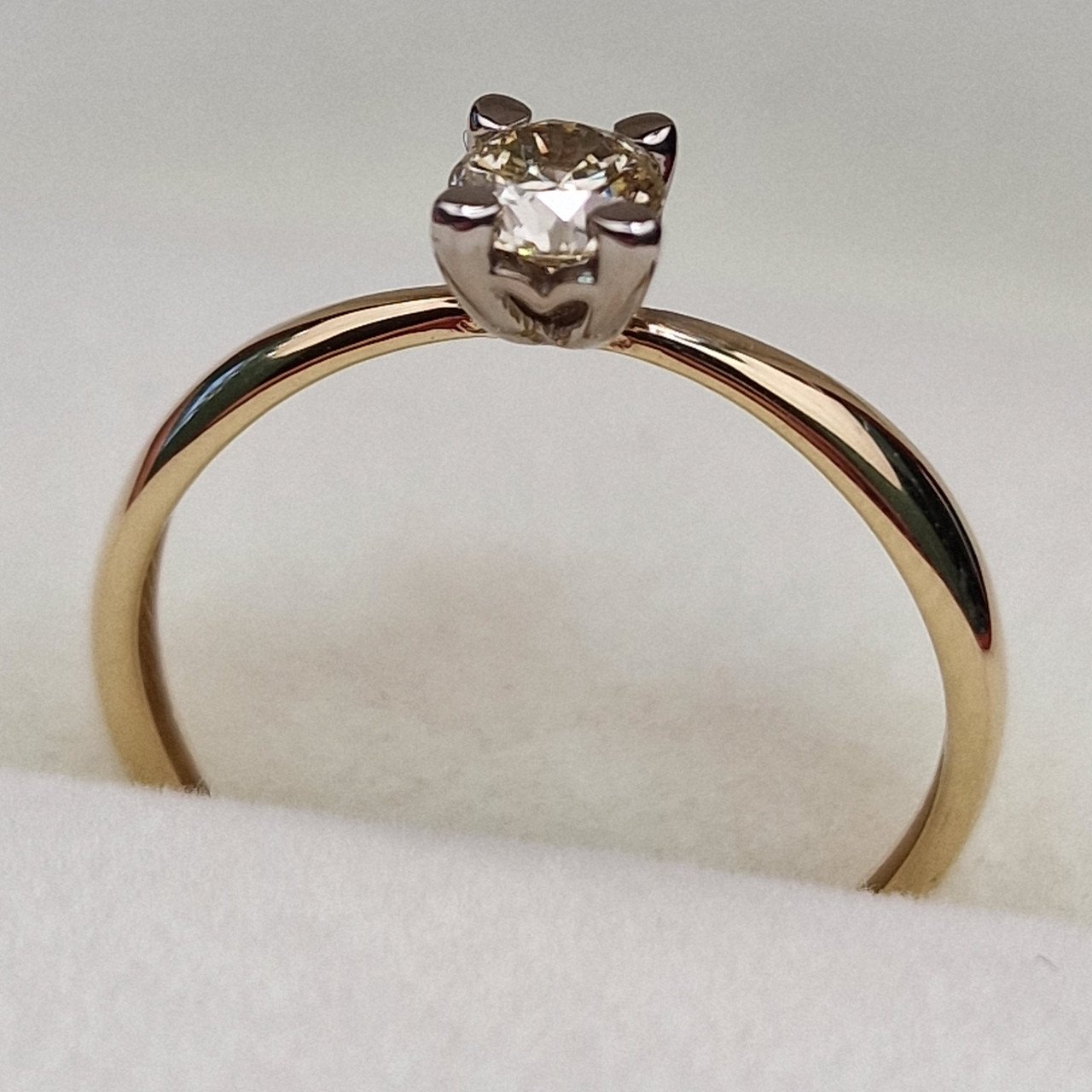 Кольцо Deimantas 99981736 16,5р 0,91гр 0,246ct. купить,NaN