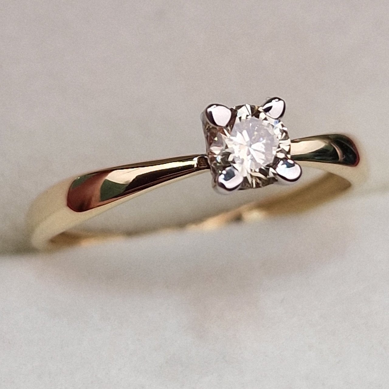 Кольцо Deimantas 99981736 16,5р 0,91гр 0,246ct. купить,NaN
