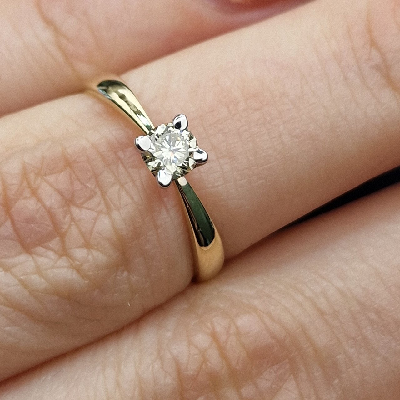 Кольцо Deimantas 99981736 16,5р 0,91гр 0,246ct. купить,NaN