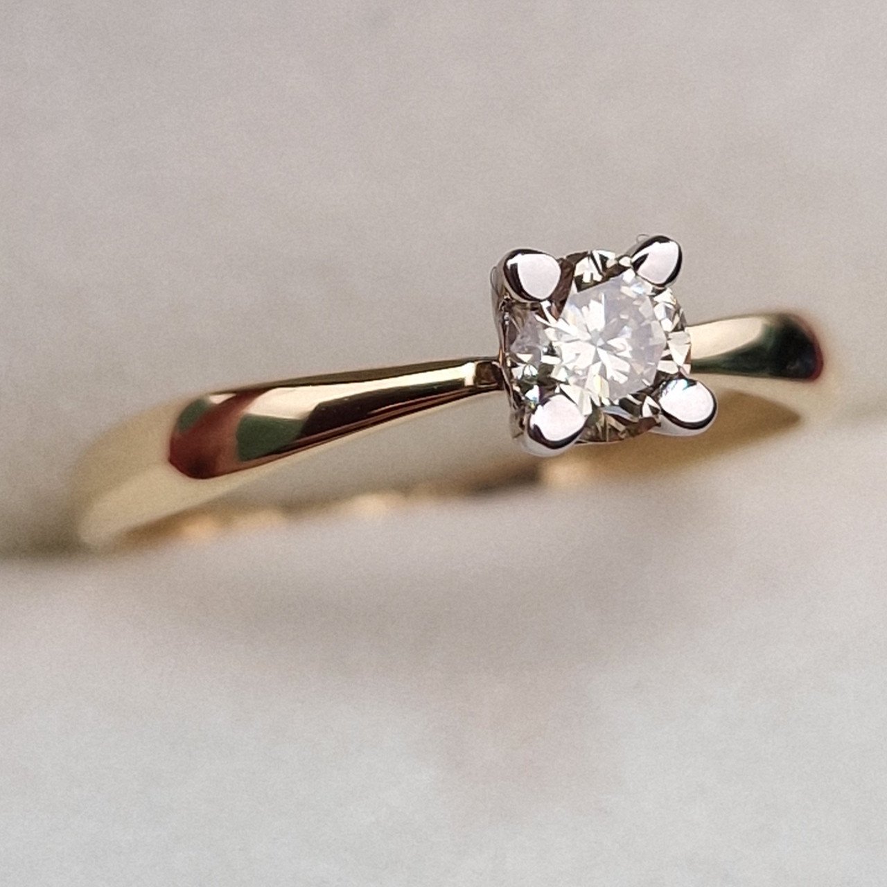 Кольцо Deimantas 99981736 16,5р 0,91гр 0,246ct. купить,NaN