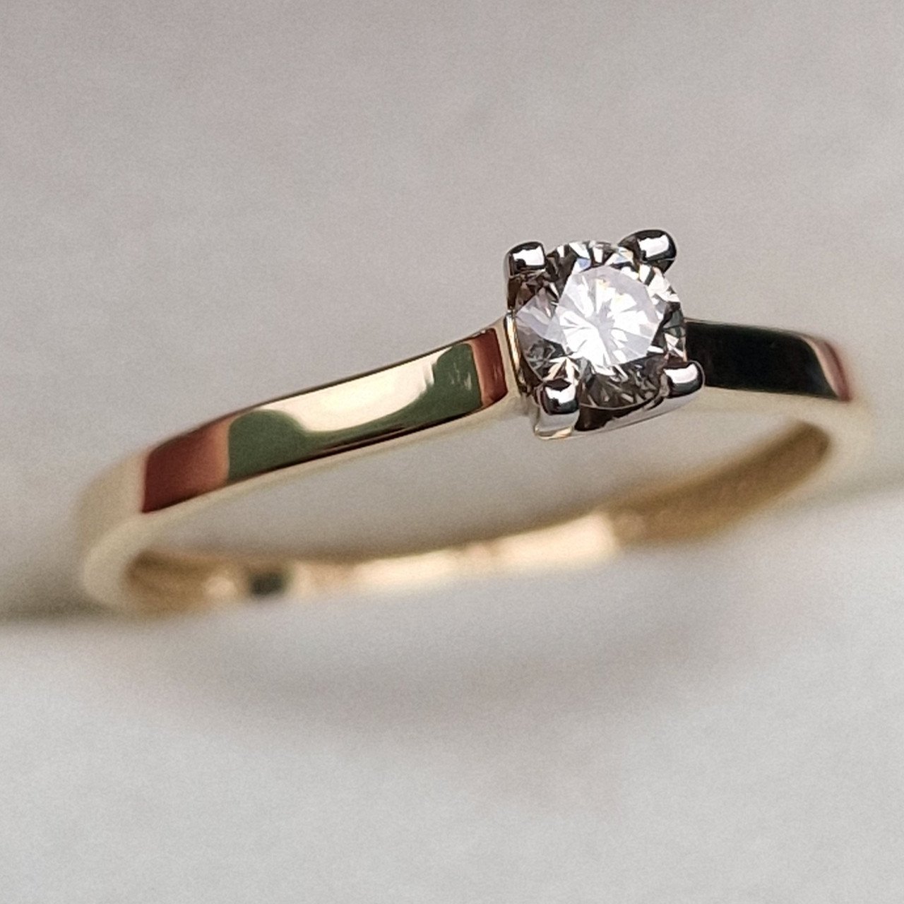 Кольцо Deimantas 99981730 17,5р 1,64гр 0,218ct. купить,NaN