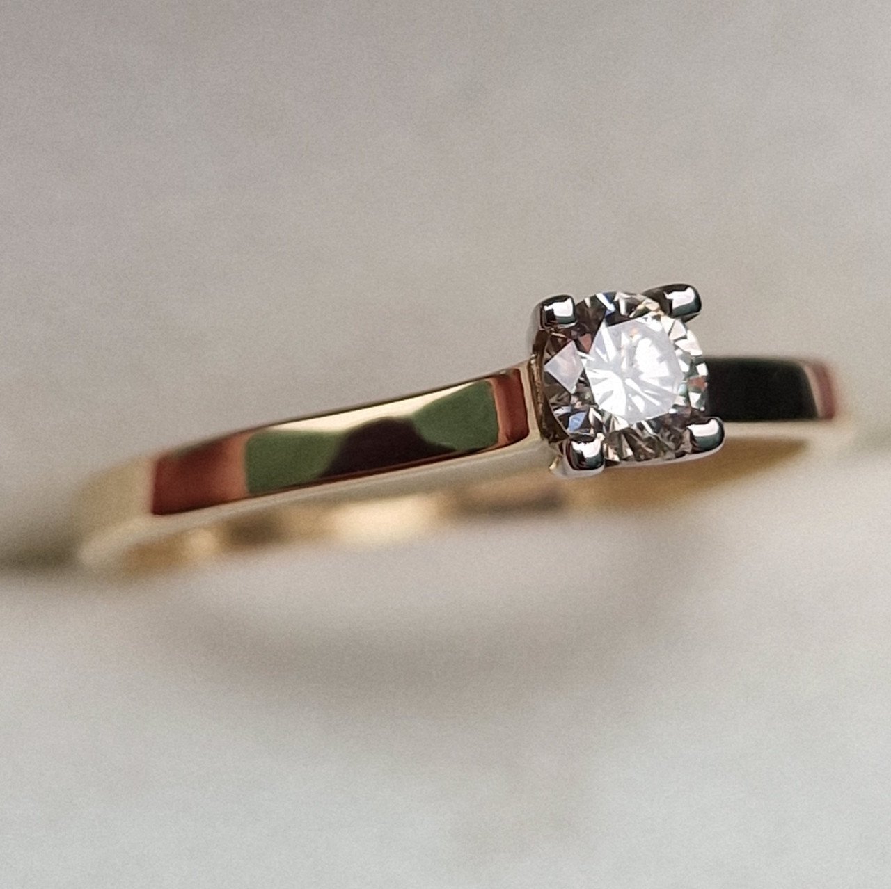 Кольцо Deimantas 99981730 17,5р 1,64гр 0,218ct. купить,NaN