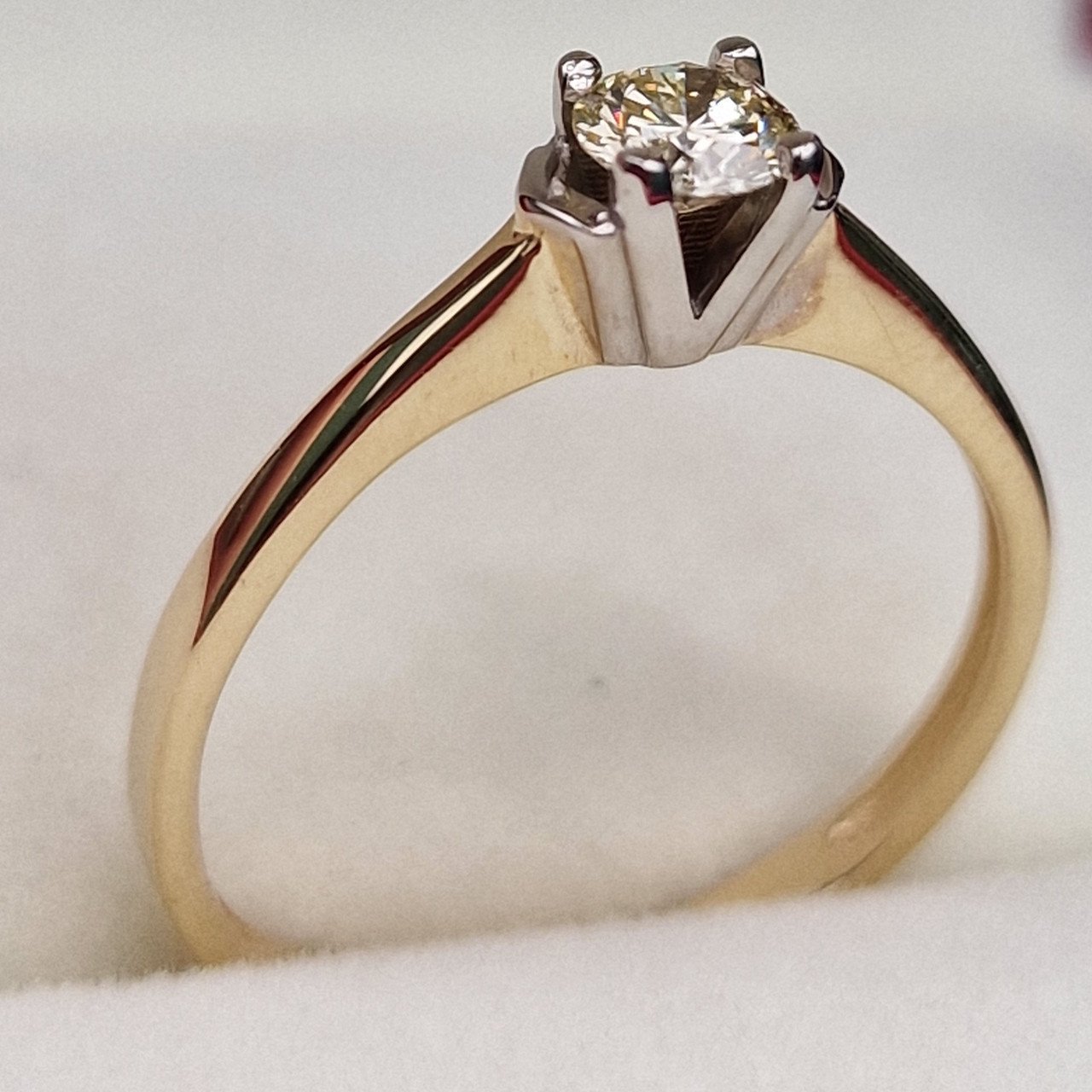 Кольцо Deimantas 99981758 16,5р 1,55гр 0,236ct. купить,NaN