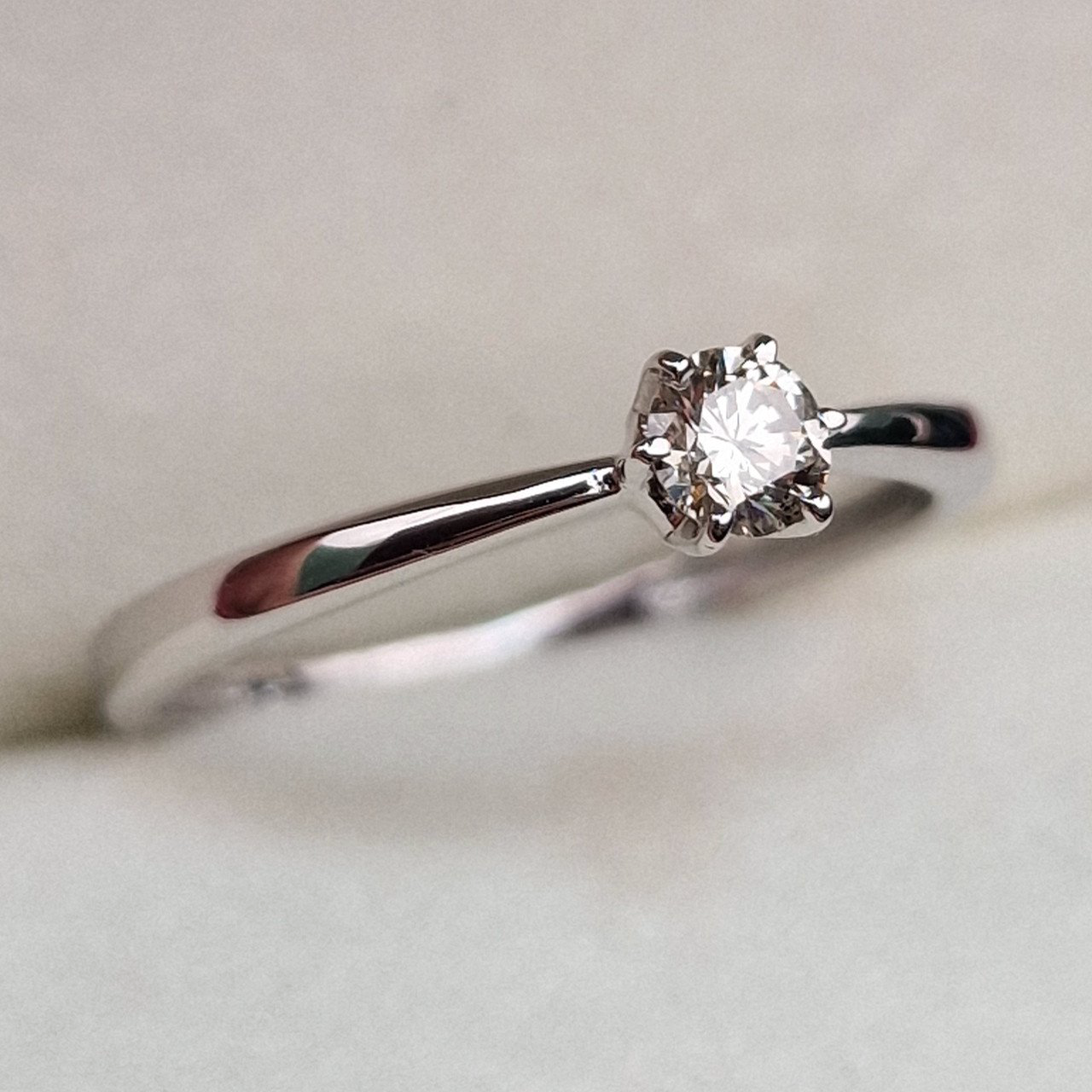 Кольцо Deimantas 99981785 16р 1,23гр 0,175ct. купить,NaN