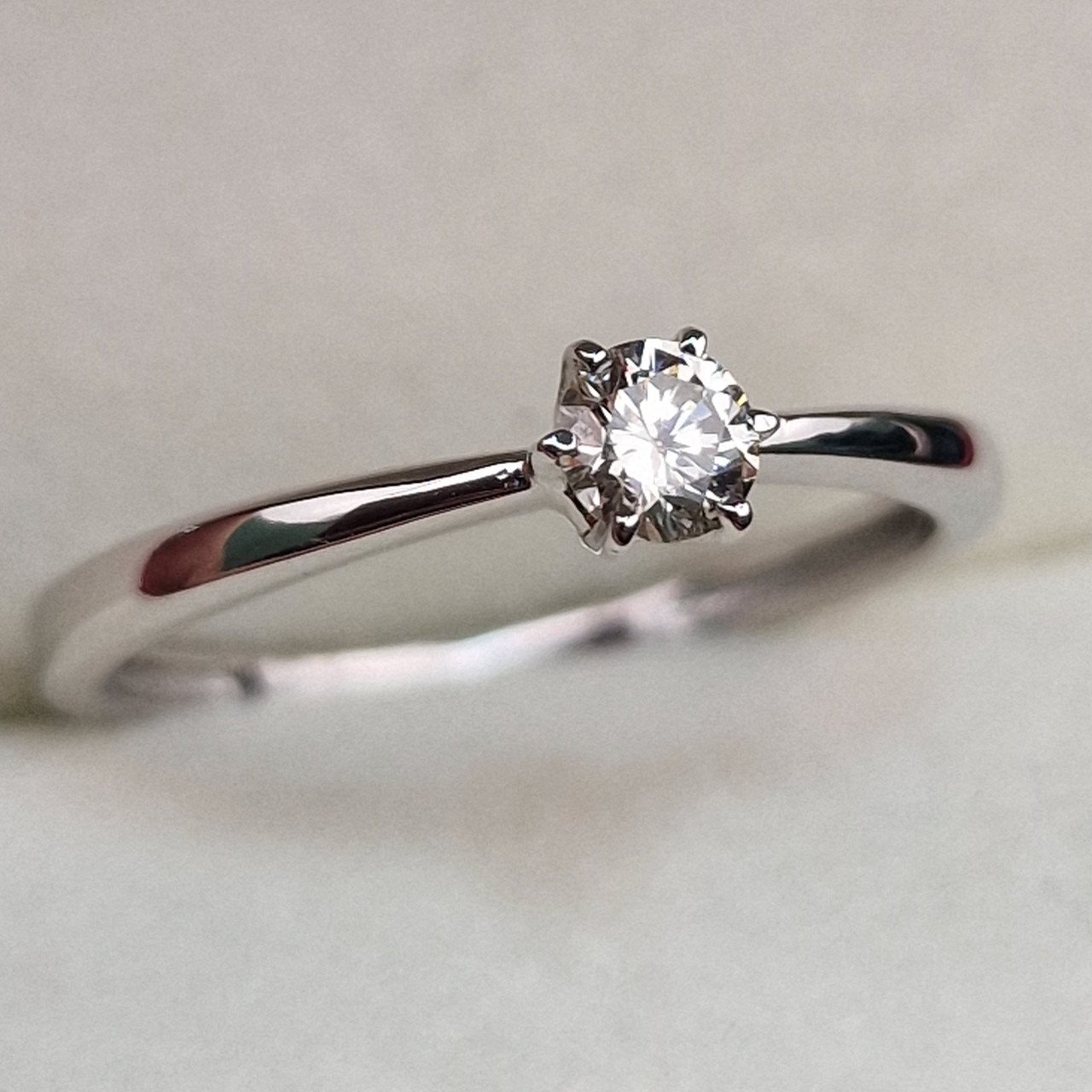 Кольцо Deimantas 99981785 16р 1,23гр 0,175ct. купить,NaN