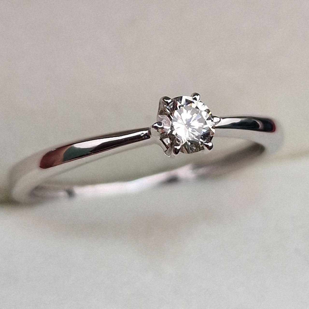 Кольцо Deimantas 99981785 16р 1,23гр 0,175ct. купить,NaN