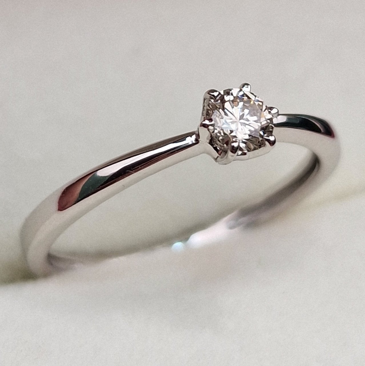 Кольцо Deimantas 99981785 16р 1,23гр 0,175ct. купить,NaN