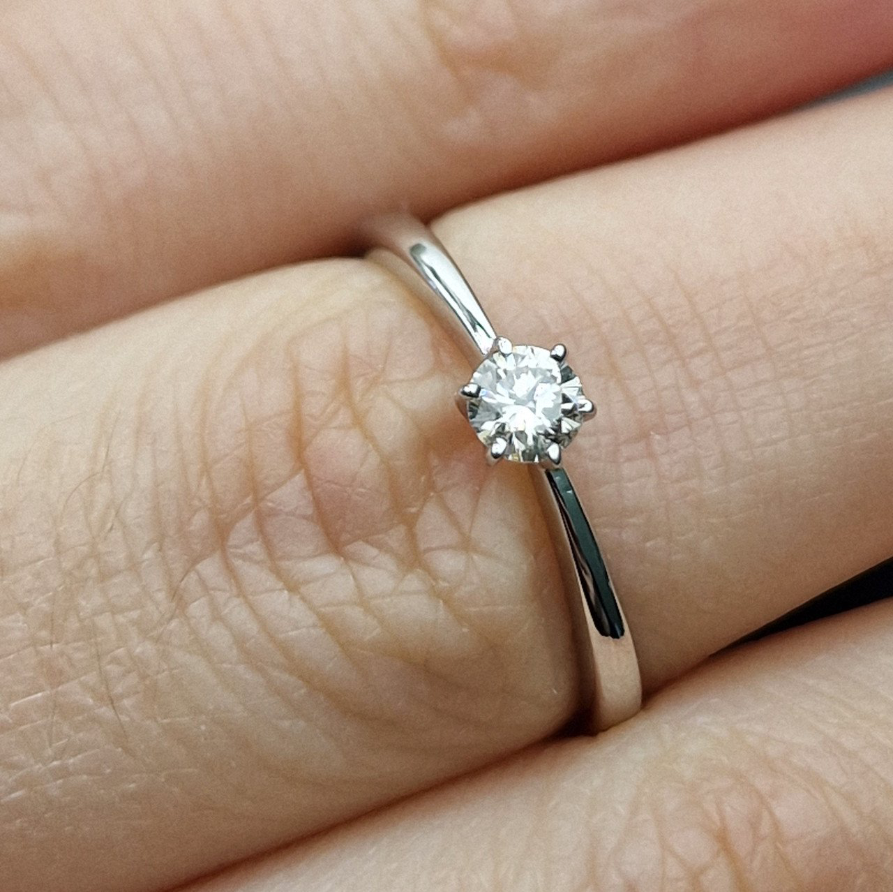 Кольцо Deimantas 99981785 16р 1,23гр 0,175ct. купить,NaN