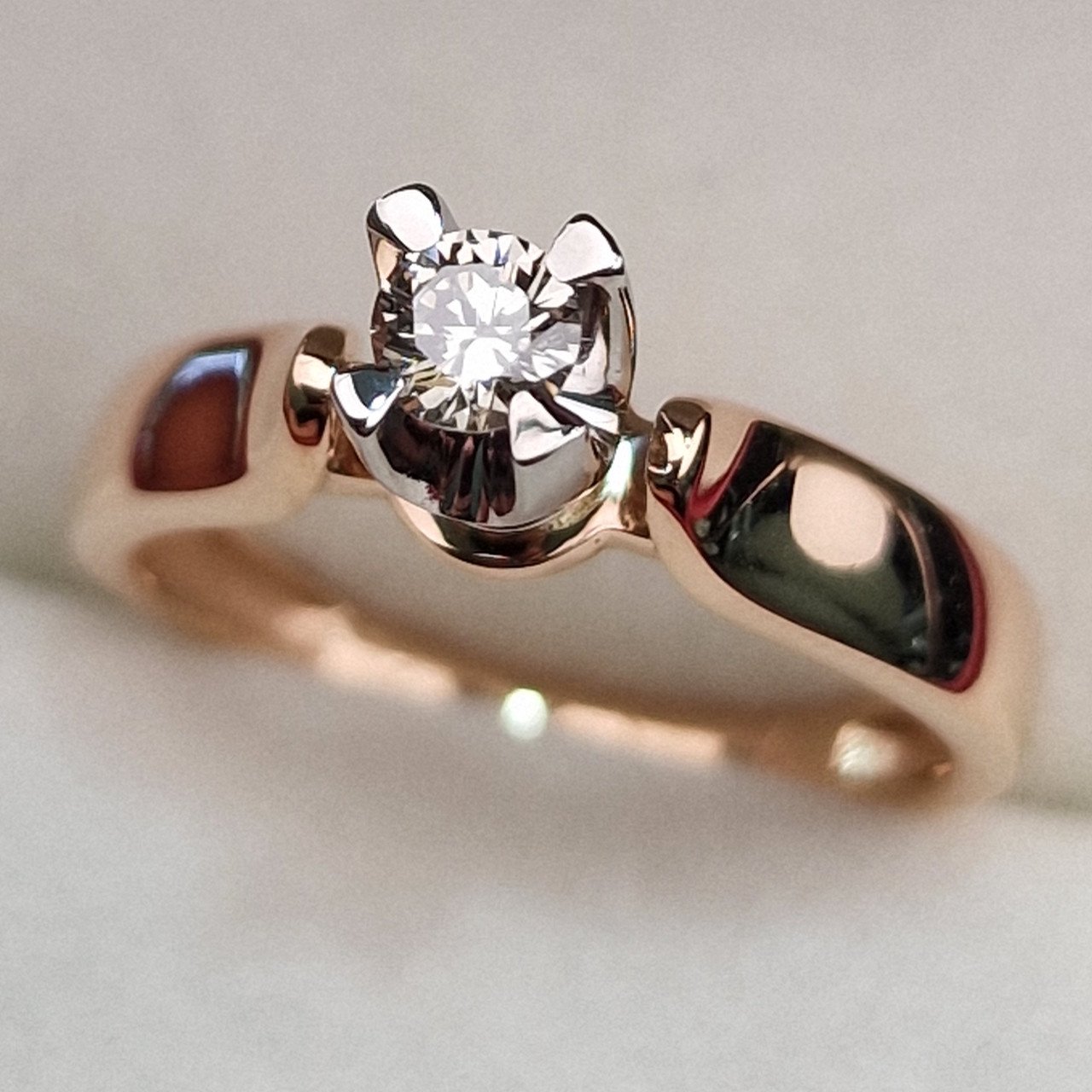 Кольцо Deimantas 99981792 17р 3,09гр 0,19ct. купить,NaN