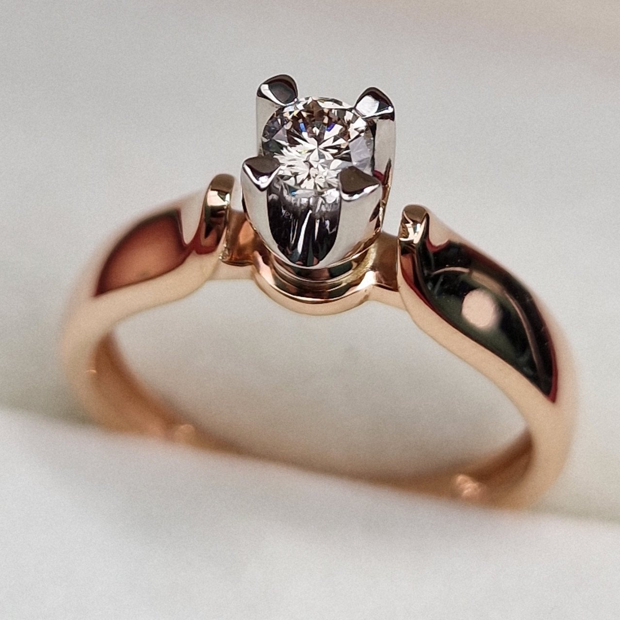 Кольцо Deimantas 99981792 17р 3,09гр 0,19ct. купить,NaN