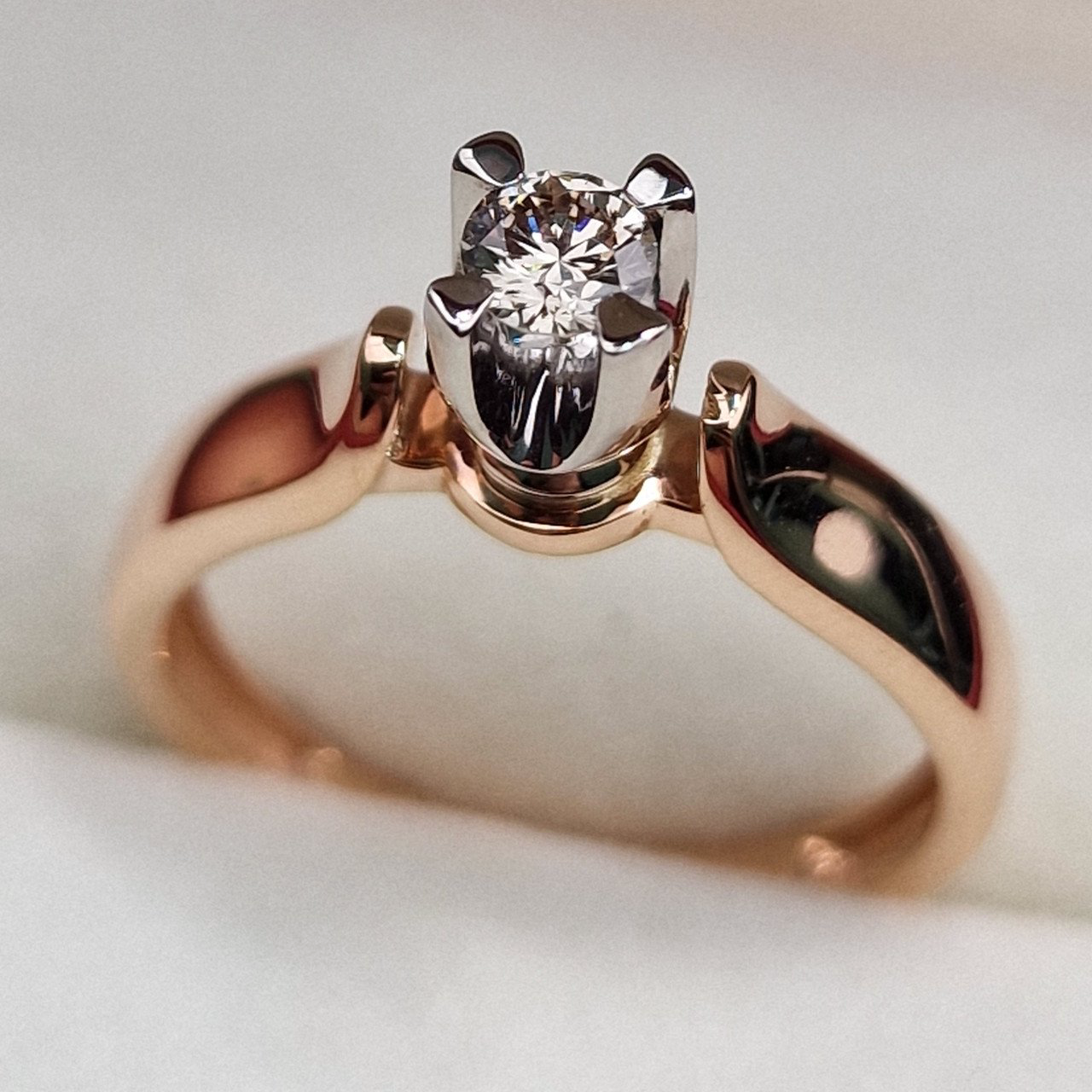 Кольцо Deimantas 99981792 17р 3,09гр 0,19ct. купить,NaN