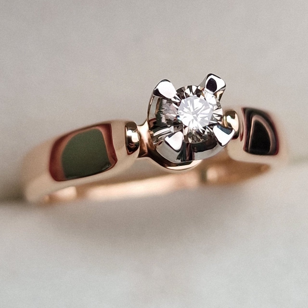 Кольцо Deimantas 99981792 17р 3,09гр 0,19ct. купить,NaN
