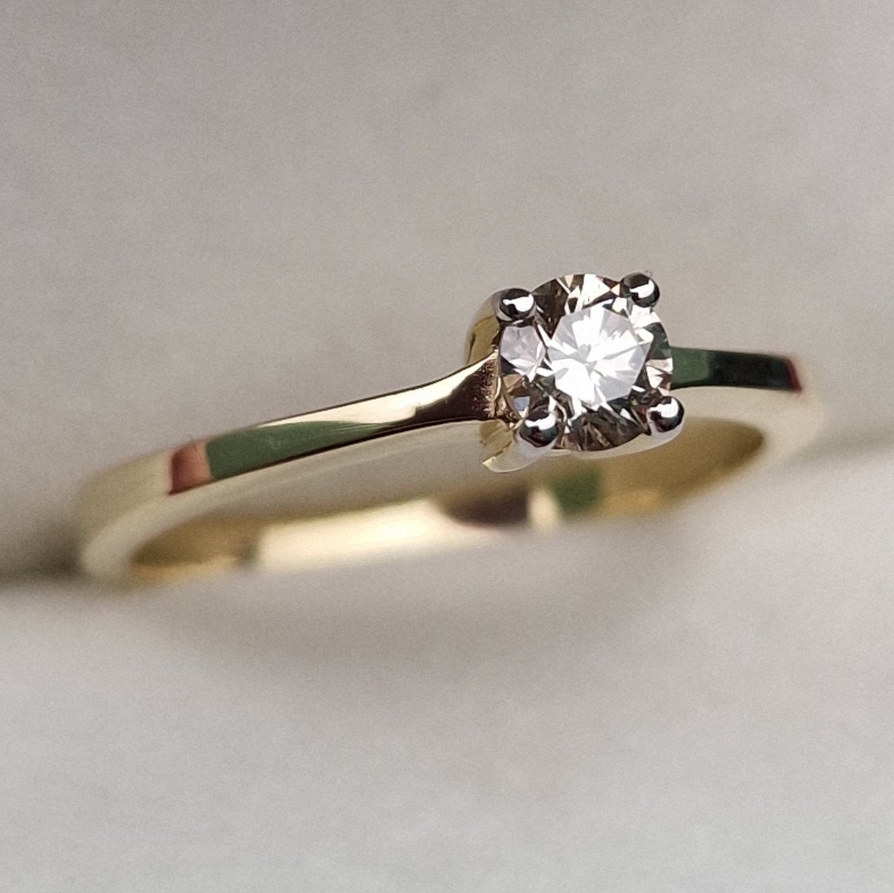 Кольцо Deimantas 99981806 16,5р 2,23гр 0,268ct. купить,NaN