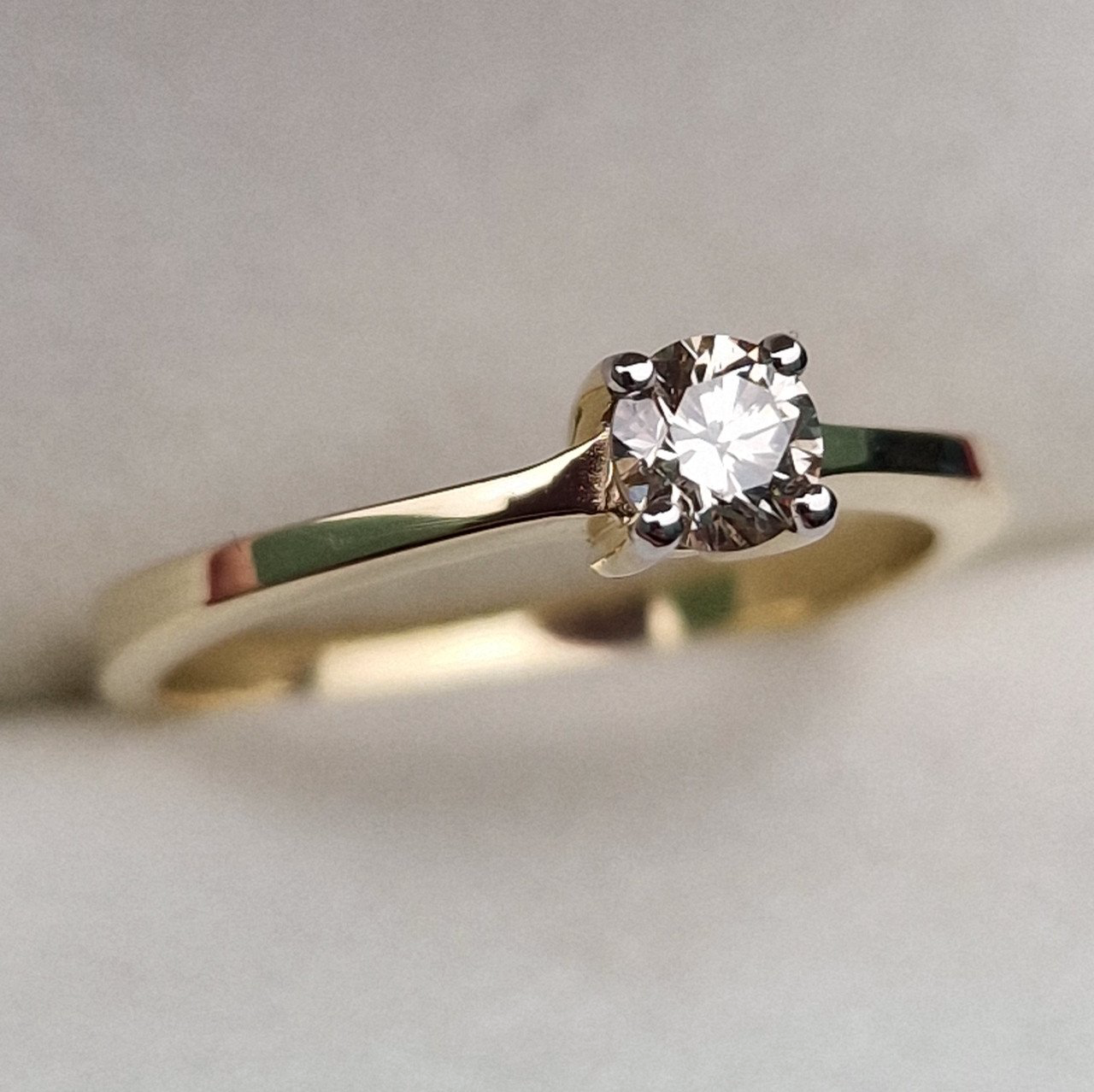 Кольцо Deimantas 99981806 16,5р 2,23гр 0,268ct. купить,NaN