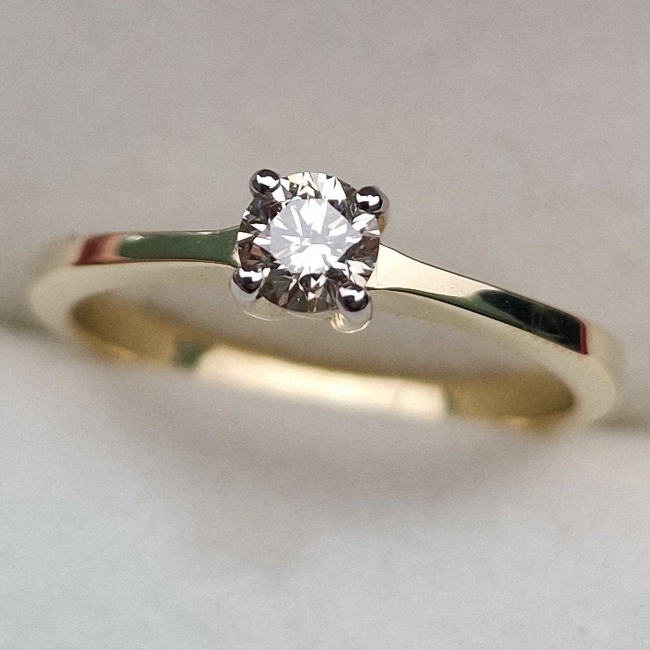Кольцо Deimantas 99981806 16,5р 2,23гр 0,268ct. купить,NaN