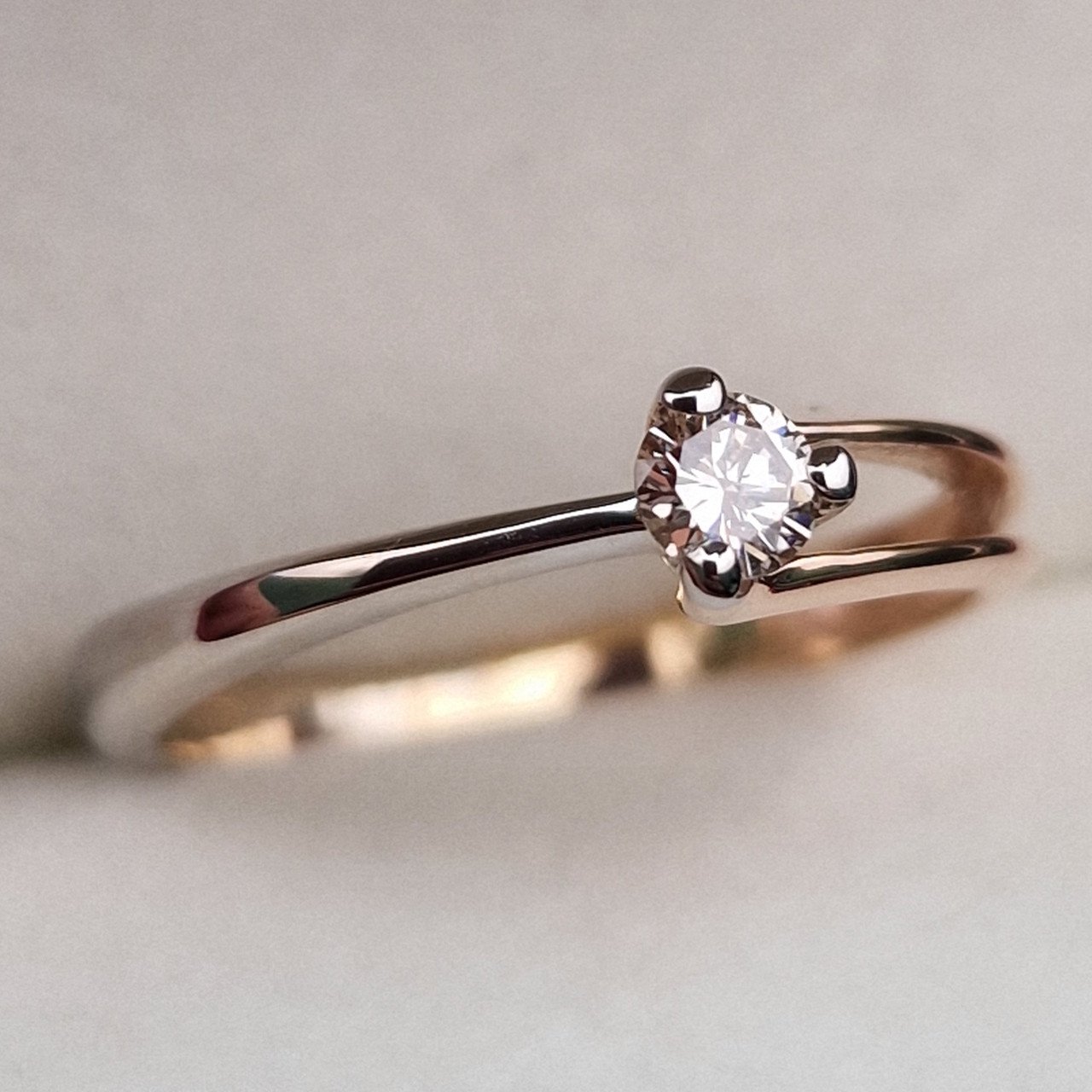Кольцо Deimantas 99981813 17р 2,09гр 0,16ct. купить,NaN