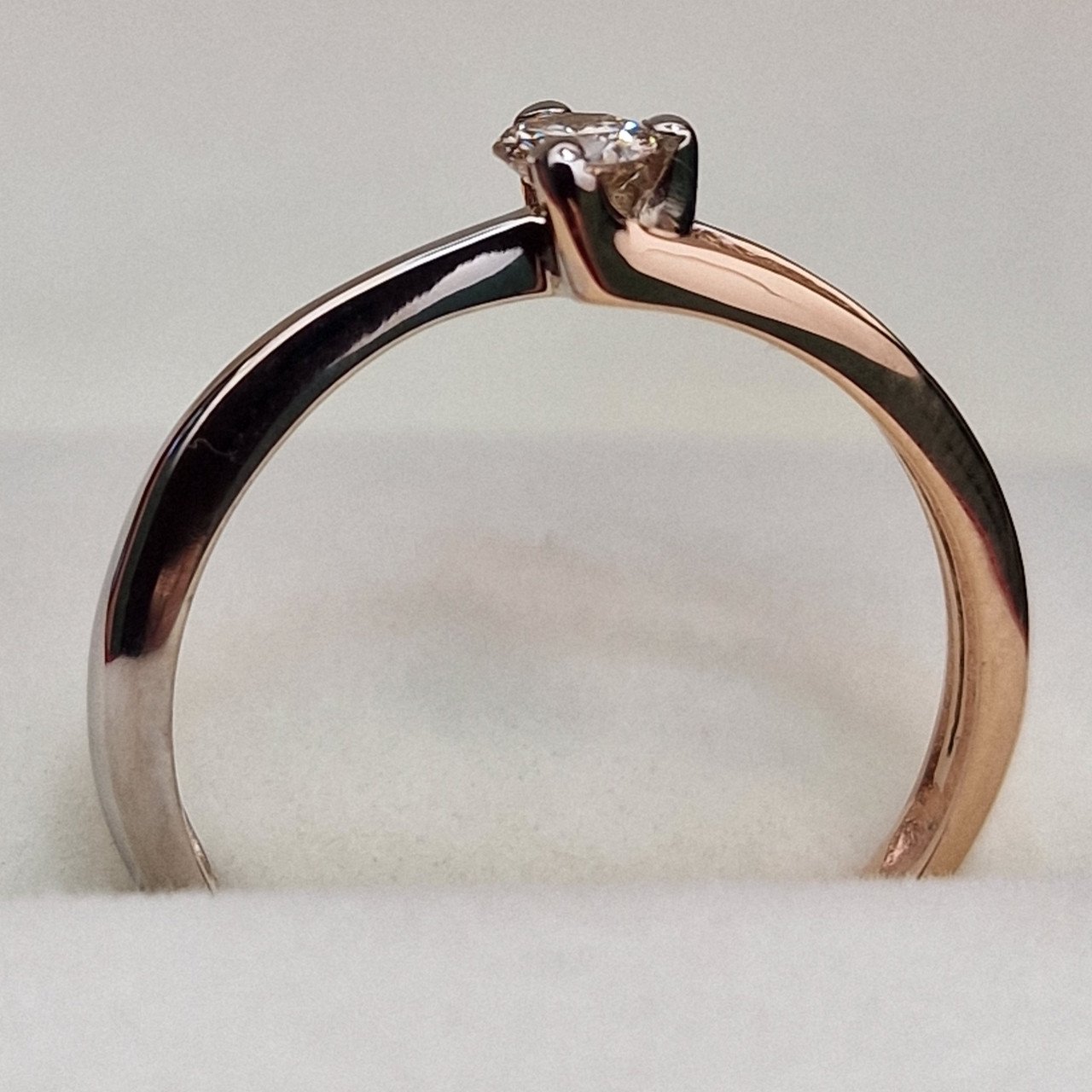 Кольцо Deimantas 99981813 17р 2,09гр 0,16ct. купить,NaN