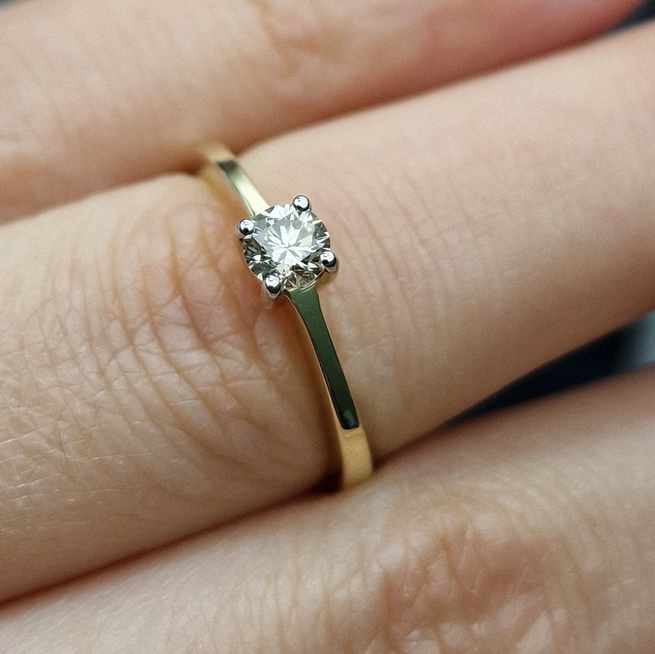 Кольцо Deimantas 99981806 16,5р 2,23гр 0,268ct. купить,NaN