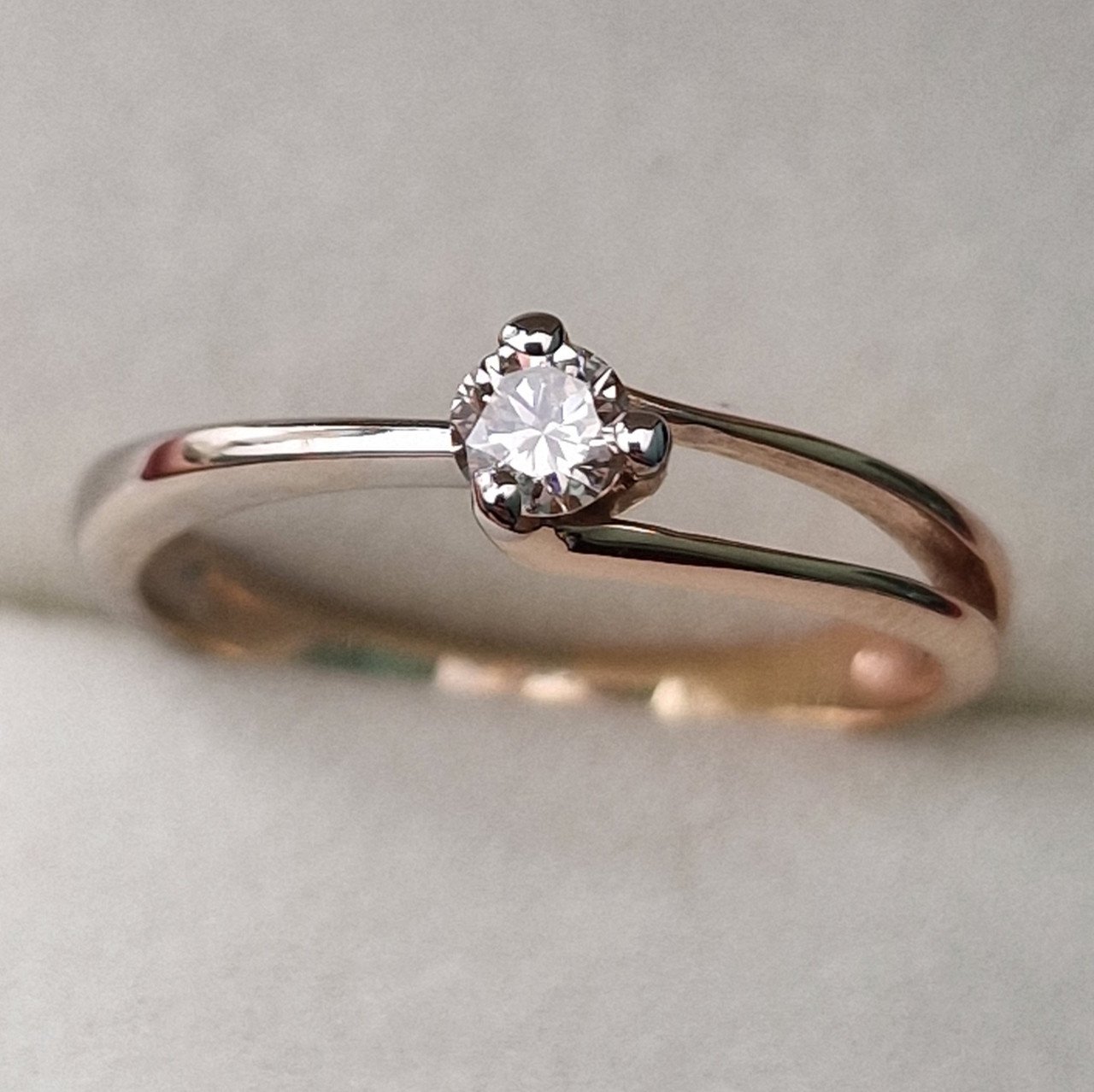 Кольцо Deimantas 99981813 17р 2,09гр 0,16ct. купить,NaN
