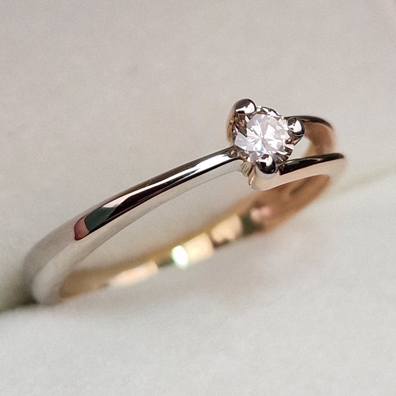 Кольцо Deimantas 99981813 17р 2,09гр 0,16ct. купить,NaN